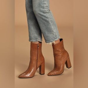 NWOT Lulus Dawson Tan Crocodile Pointed-Toe Mid Calf Boots Size 7